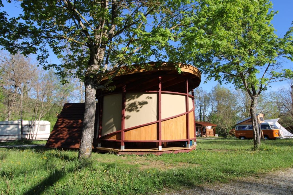 HEBERGEMENT INSOLITE VISION BIVOUAC CABANE