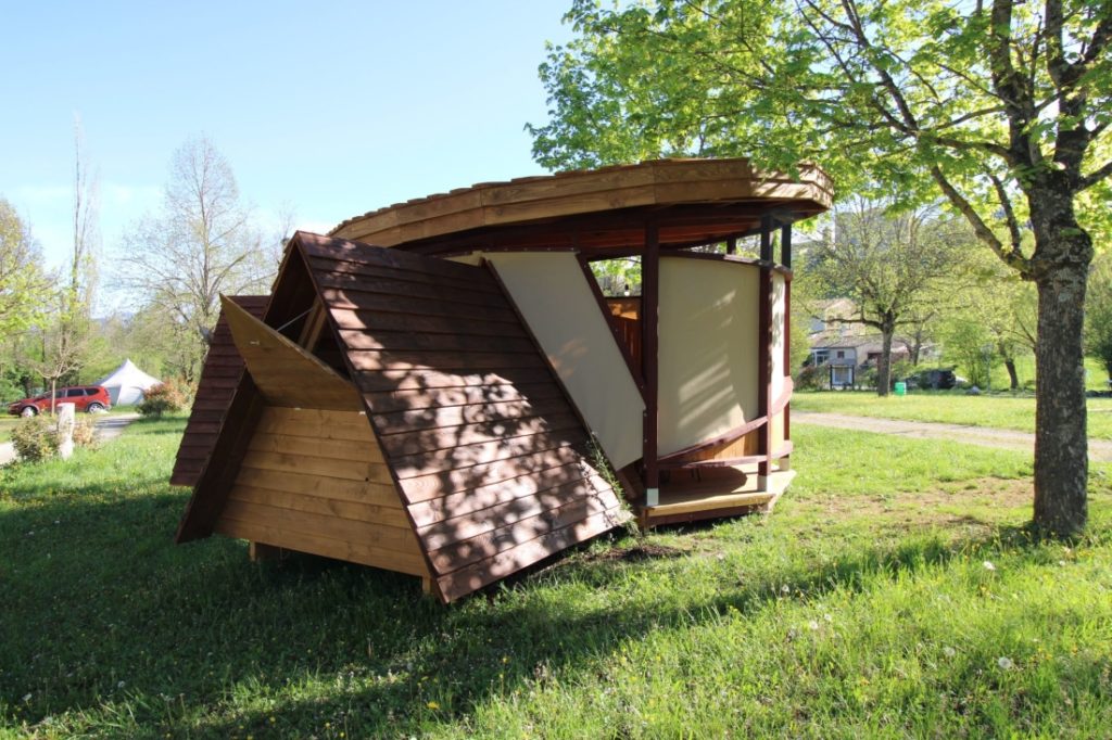 HEBERGEMENT INSOLITE VISION BIVOUAC CABANE