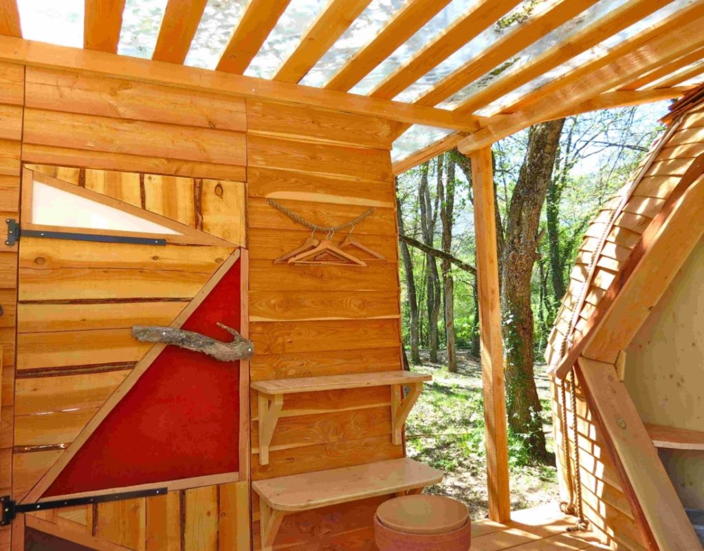 HEBERGEMENT INSOLITE VISION DÔME CABANE