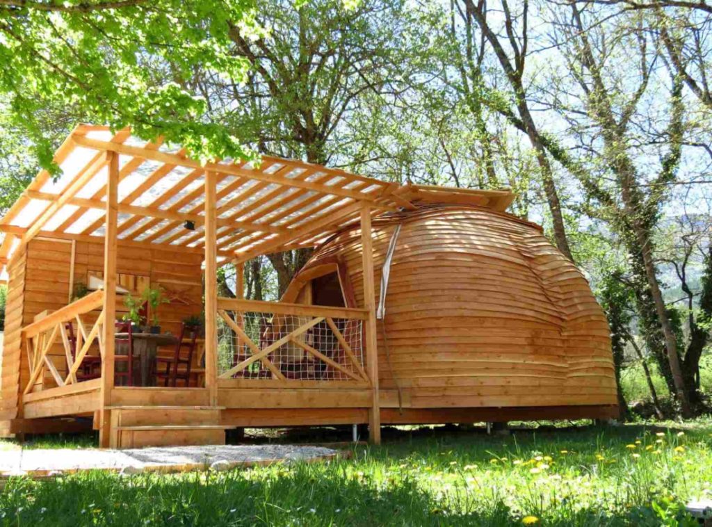HEBERGEMENT INSOLITE VISION DÔME CABANE