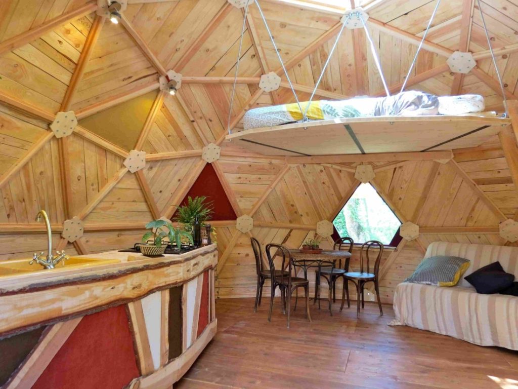 HEBERGEMENT INSOLITE VISION DÔME CABANE